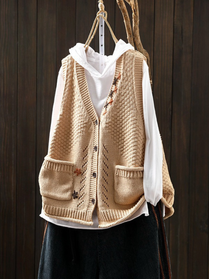 Sarah - Detailed Knitted Vest with Pockets