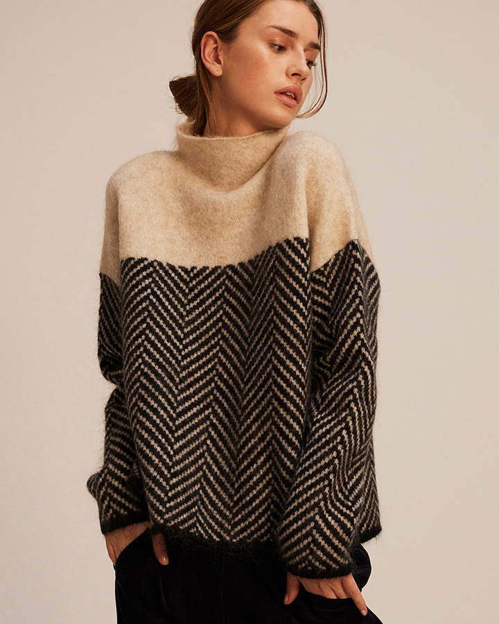 Nova - Turtleneck Sweater