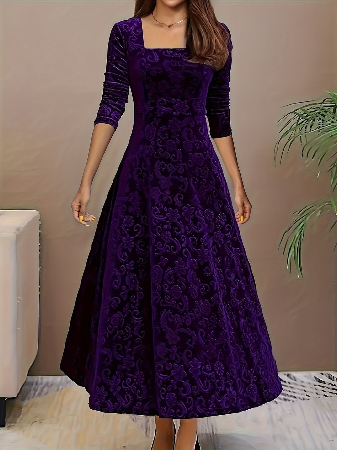 Monique - Elegant Velvet Dress