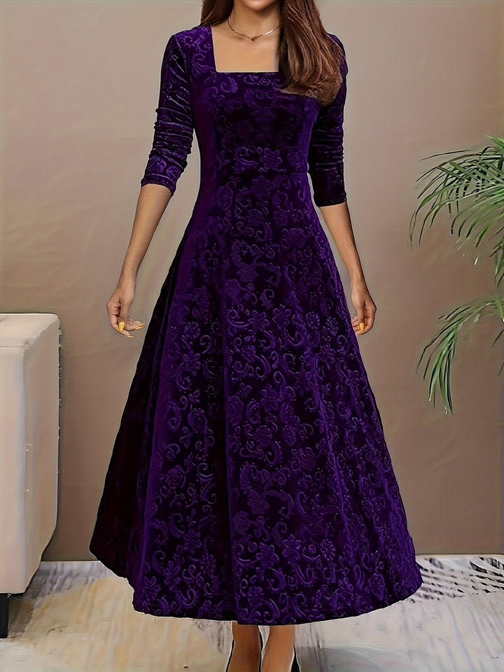 Monique - Elegant Velvet Dress