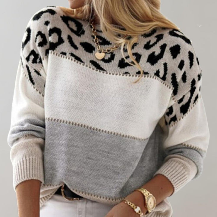 Analia – Trendy Leopard Sweater