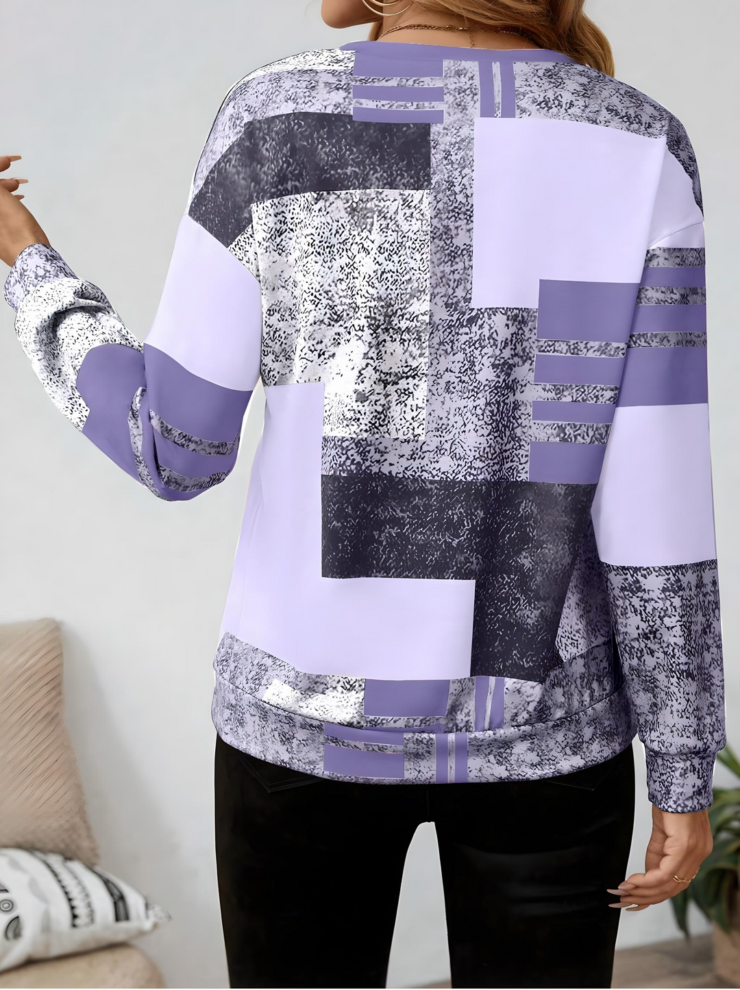 Hilda – Modern Classic Retro Sweatshirt