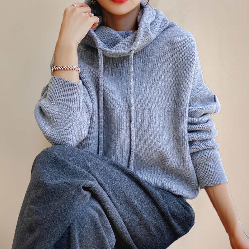 Lia - Elegant High Collar Sweater